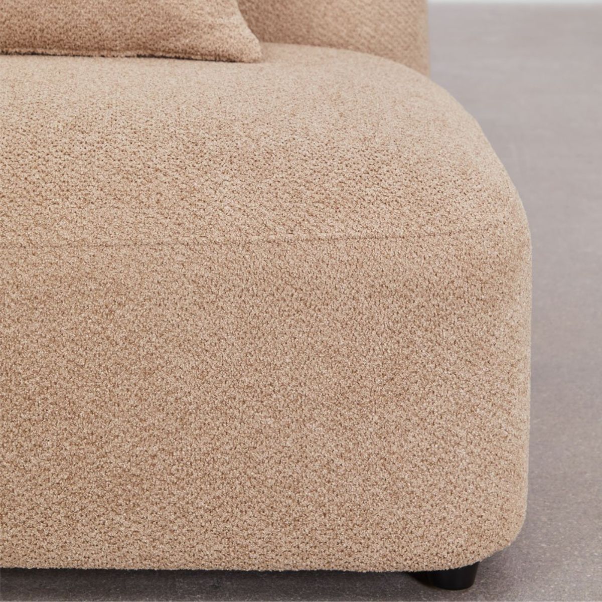 Chauffeuse SKLUM Coco en tissu chenille epais marron latté