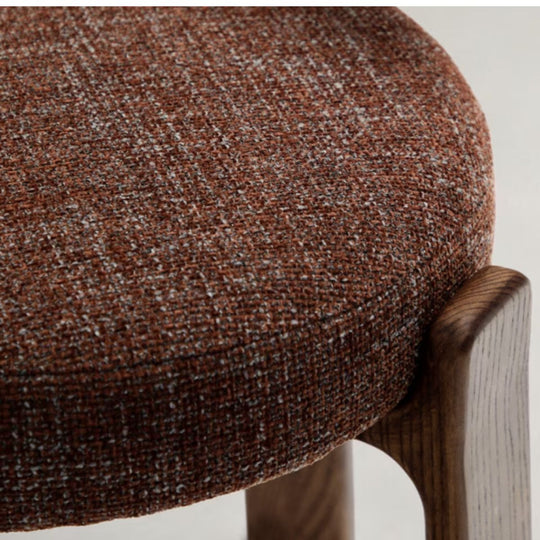 Lot de 2 Chaises Granite KAVE HOME en tissu chenille marron et bois de frêne finition noyer FSC 100%