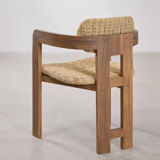 Lot 2 chaises de jardin SKLUM Ginara avec accoudoirs en bois d’acacia et rotin synthétique