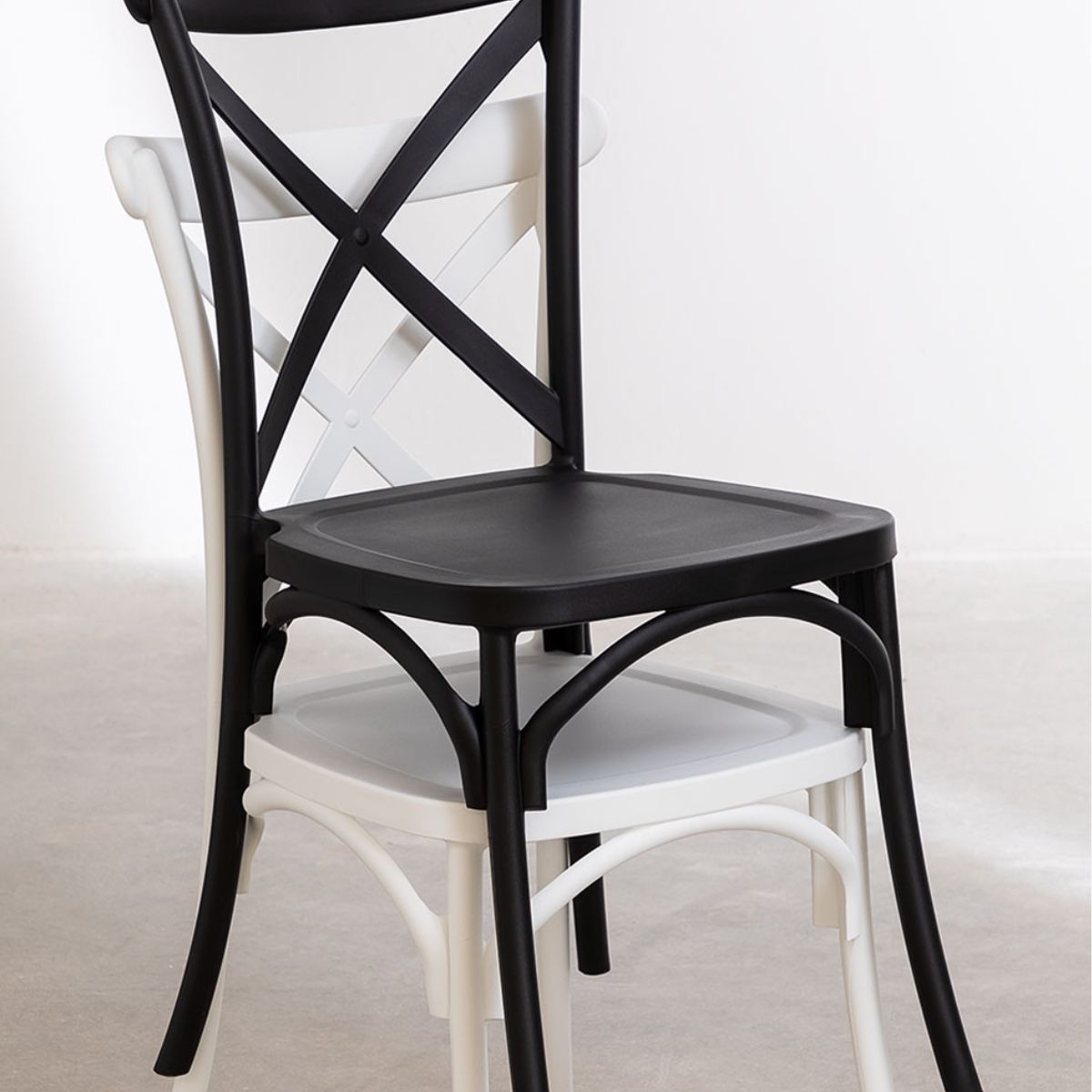 SKLUM - Lot de 4 chaises de jardin empilables en polypropylène Otax