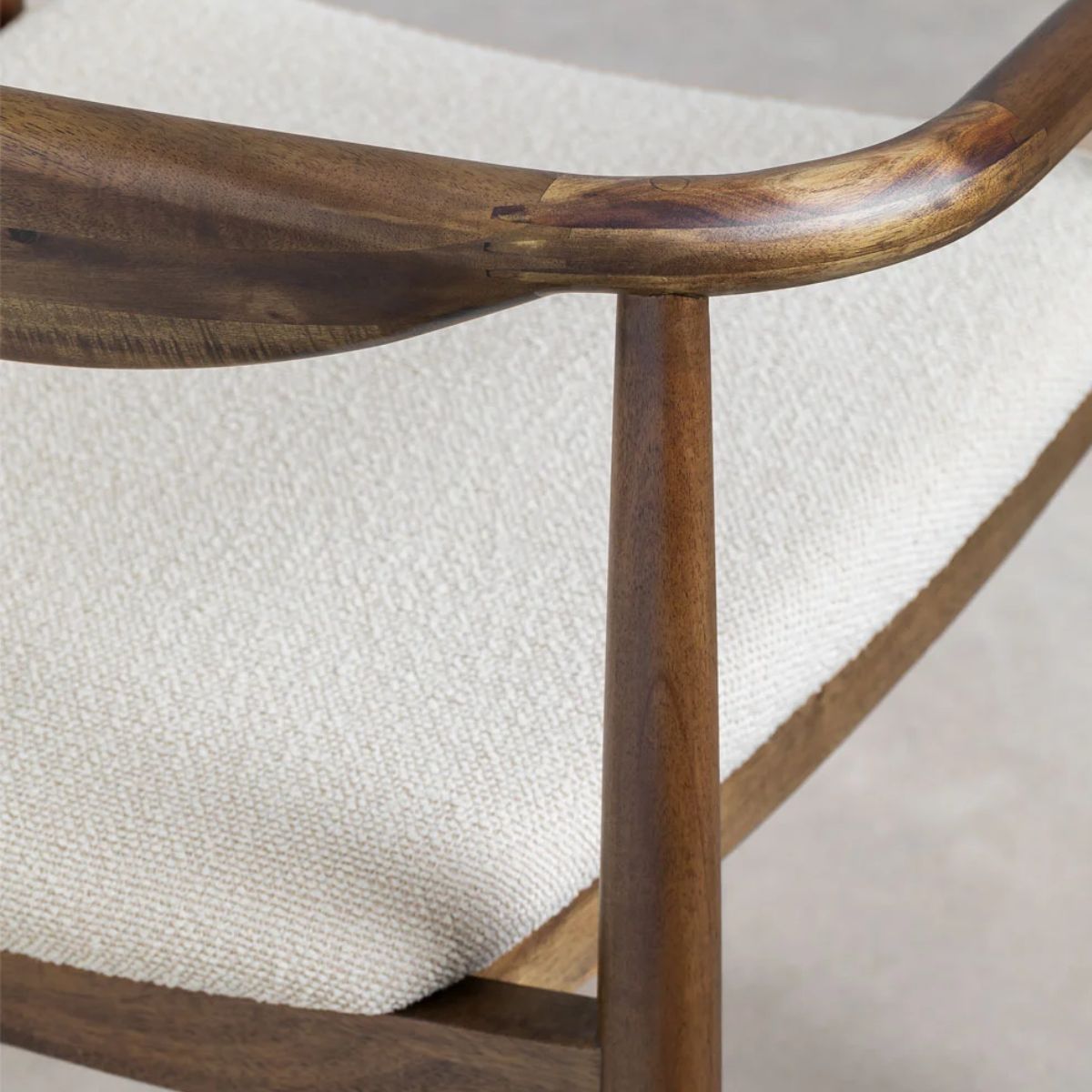 Lot de 2 chaises SKLUM en bois d'acacia et tissu bouclé Mallory