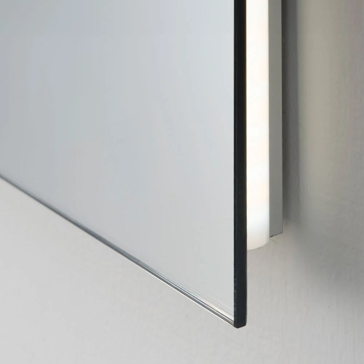 Miroir mural rectangulaire SKLUM 120x90 cm pour salle de bain avec lumière LED et anti-buée Riben