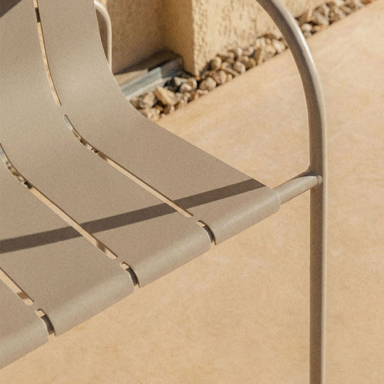 Lot de 2 chaises de jardin SKLUM empilables avec accoudoirs en acier Isoria
