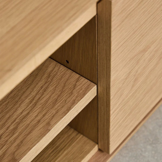 Meuble TV SKLUM 180 x 40 cm en MDF et placage chêne Burundi