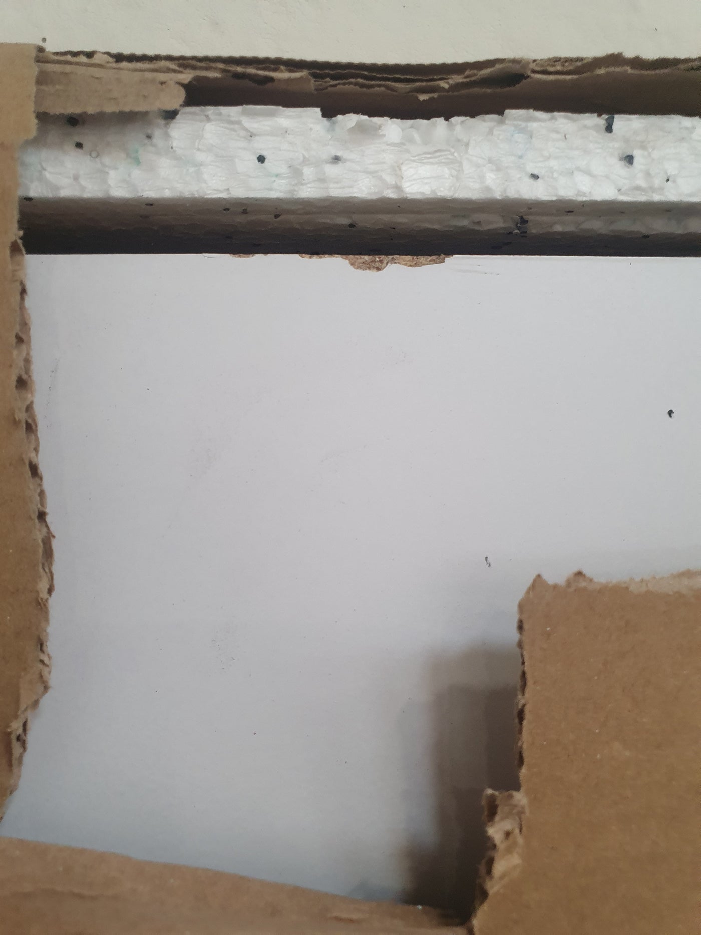 Armoire LES TENDANCES 2 portes coulissantes 1 naturel et 1 miroir Limka 150 cm Blanche