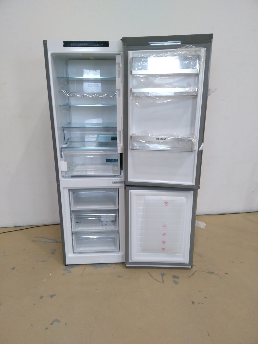 Réfrigérateur congélateur bas SIEMENS  KG36NEICF iQ300 186x60cm