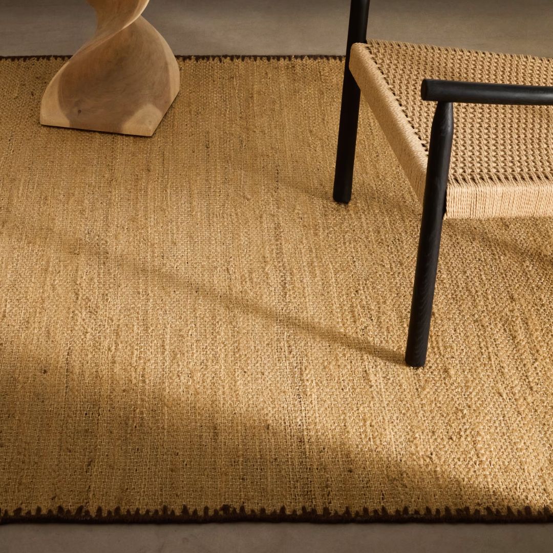 Kave Home- Tapis Sorina en jute naturel avec bordure marron 200 x 300 cm