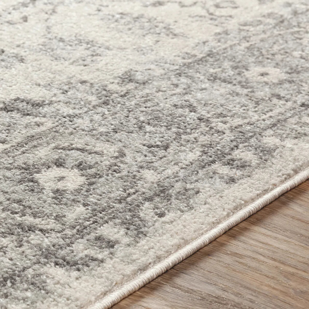 Tapis SURYA Farah vintage oriental, médaillon délavé gris et blanc cassé, vue 2