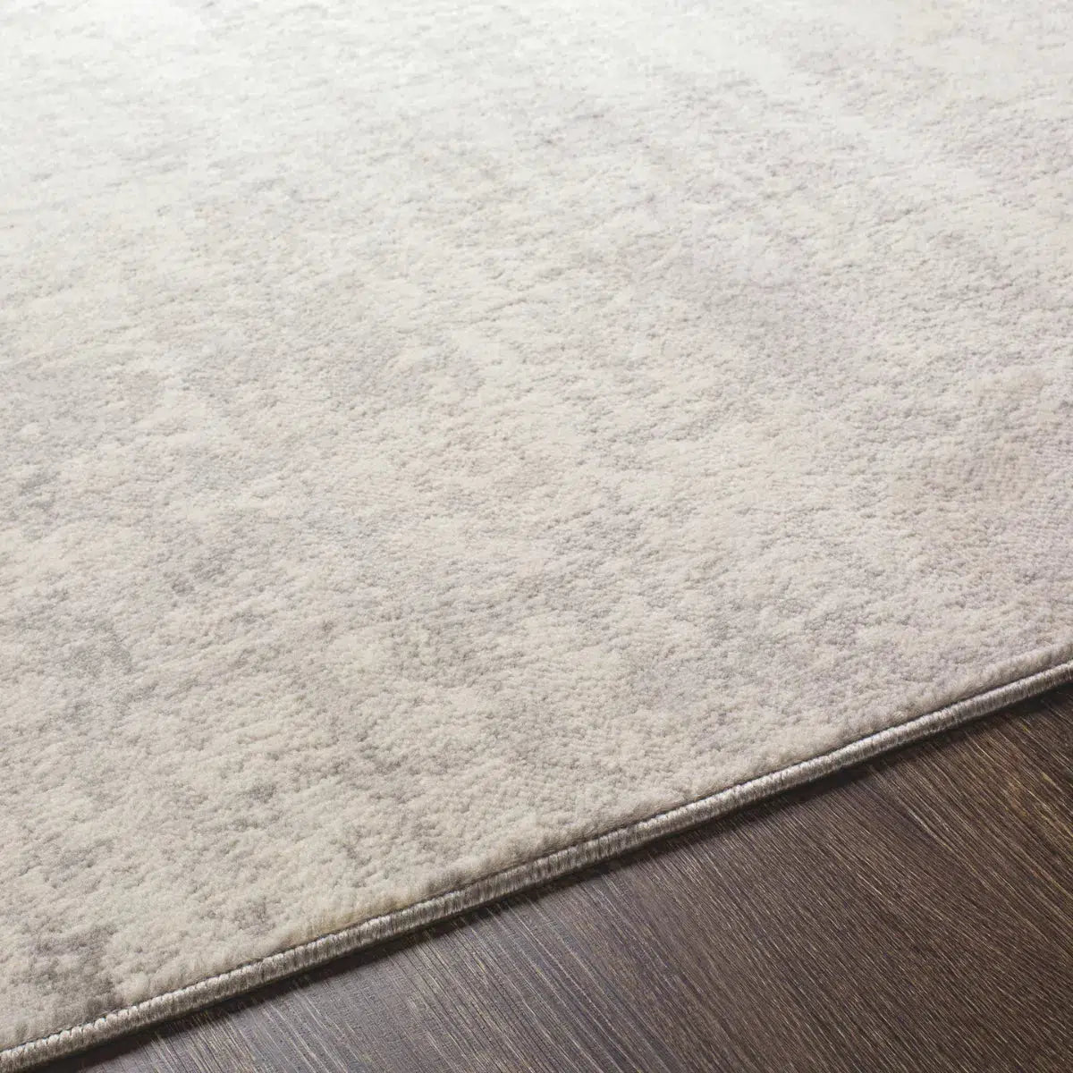 Tapis SURYA Alix moderne, motif abstrait patiné gris et anthracite sur fond blanc cassé, vue 2