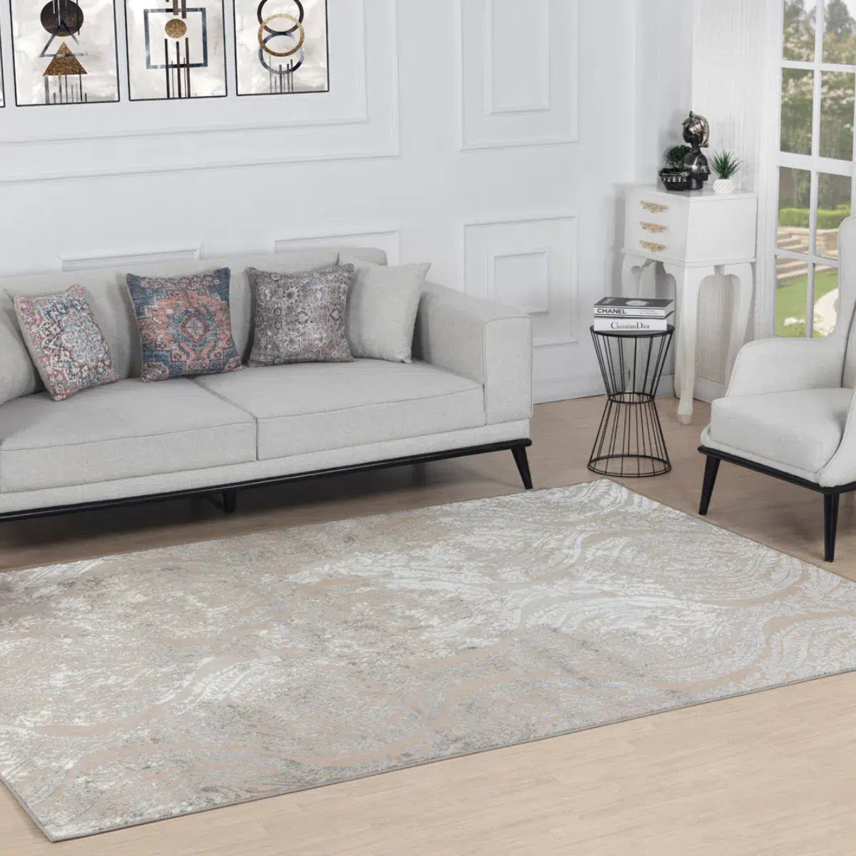 Tapis SURYA Ingrid oriental, motif volutes effet usé beige et gris
