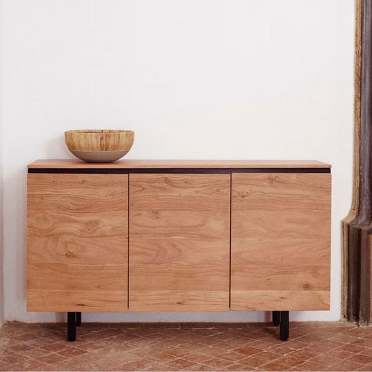 Buffet Kave Home Uxue en bois d'acacia finition naturelle 150 x 88 cm