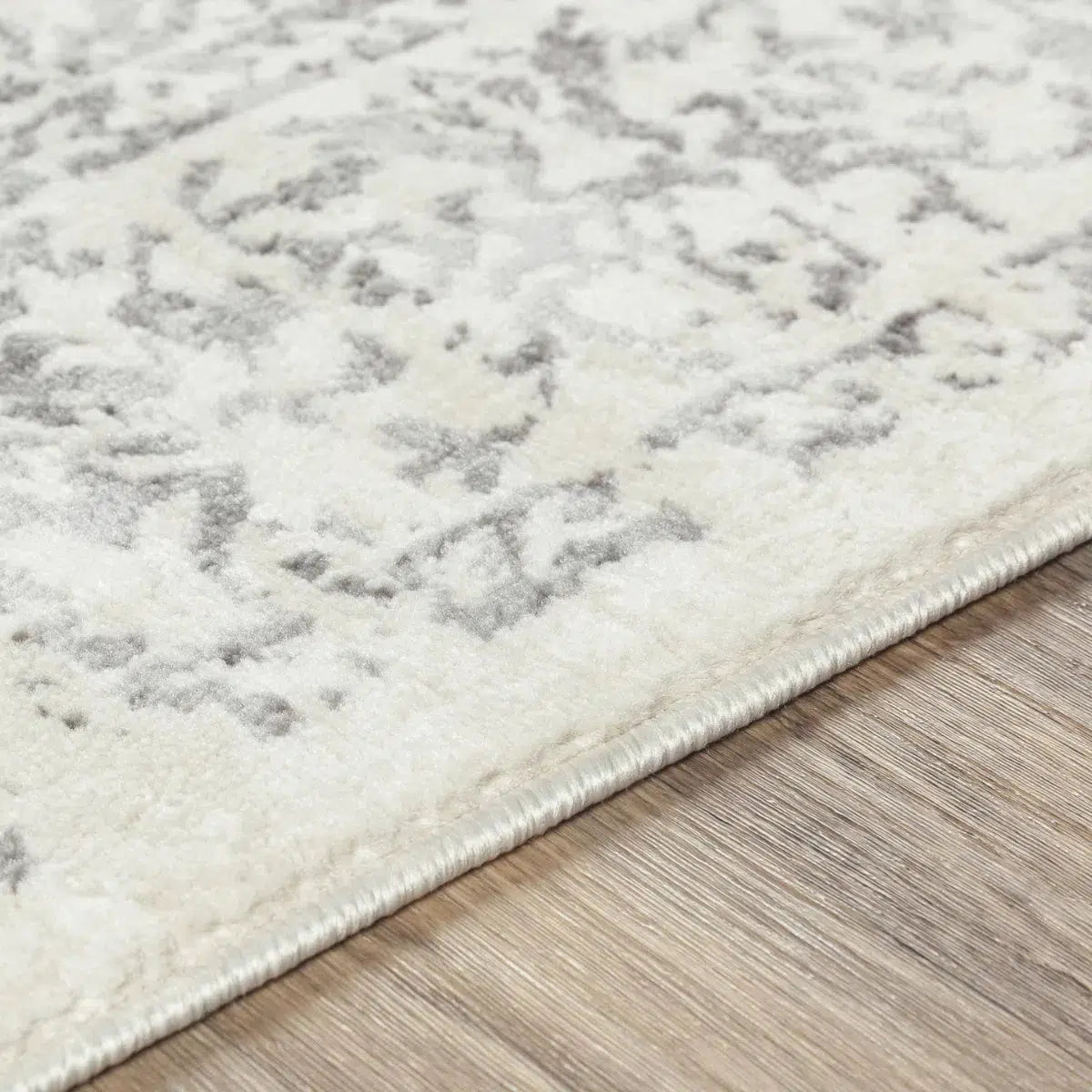 Tapis SURYA Margaux oriental vintage, motif d'arabesques délavées gris et anthracite sur fond blanc cassé, vue 2