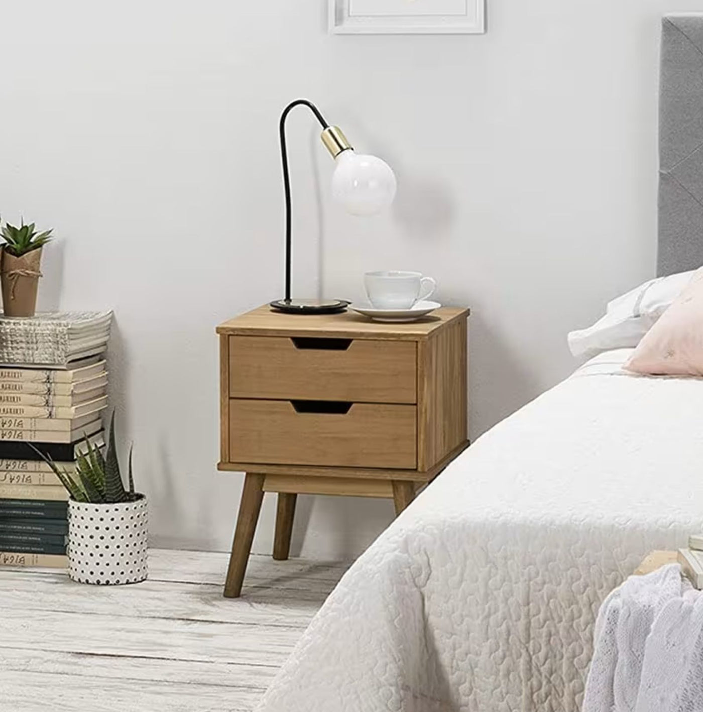 Table de chevet 2 tiroir, fabriqué en bois de pin massif