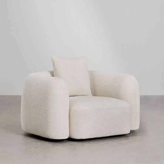 Fauteuil SKLUM Coco en tissu chenille epais blanc