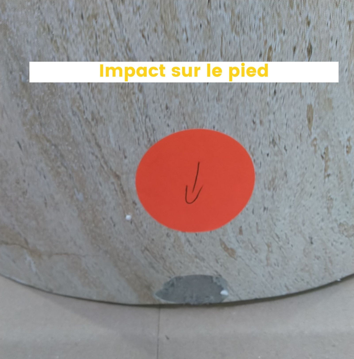 Table à manger 4 personnes ronde effet travertin Drawer - Léger défaut