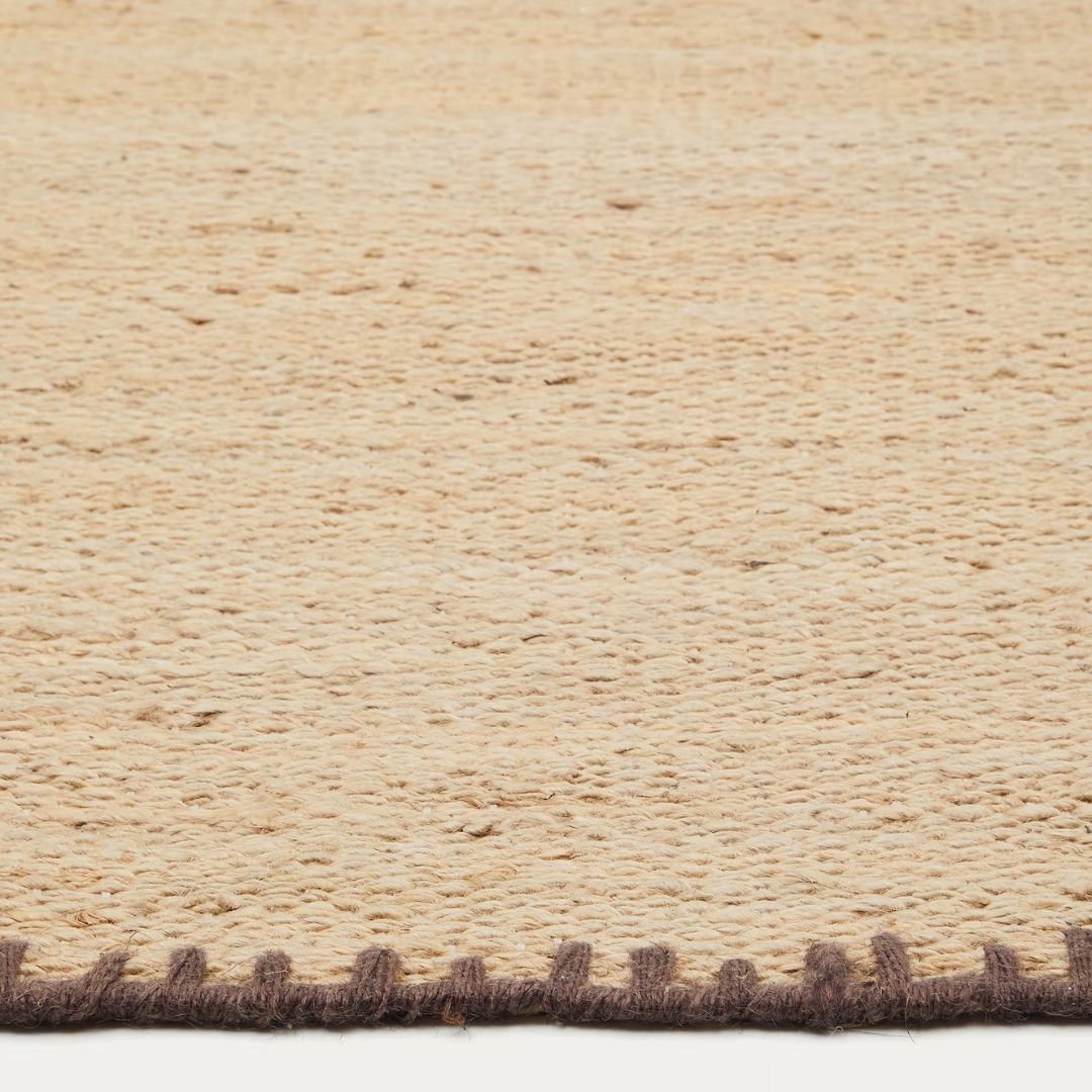Kave Home- Tapis Sorina en jute naturel avec bordure marron 200 x 300 cm
