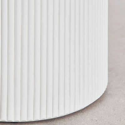 Table de salle à manger ovale SKLUM 220x100 cm en ciment Velia