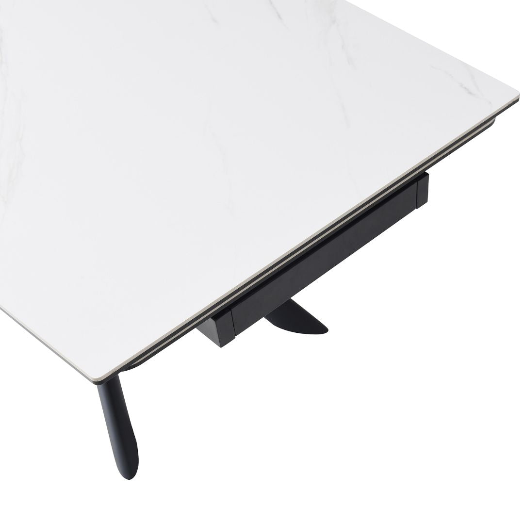 Table à manger Vente Unique extensible 6 à 10 personnes en céramique, verre trempé et métal - Effet marbre blanc et Noir - LIOMINA de Maison Céphy