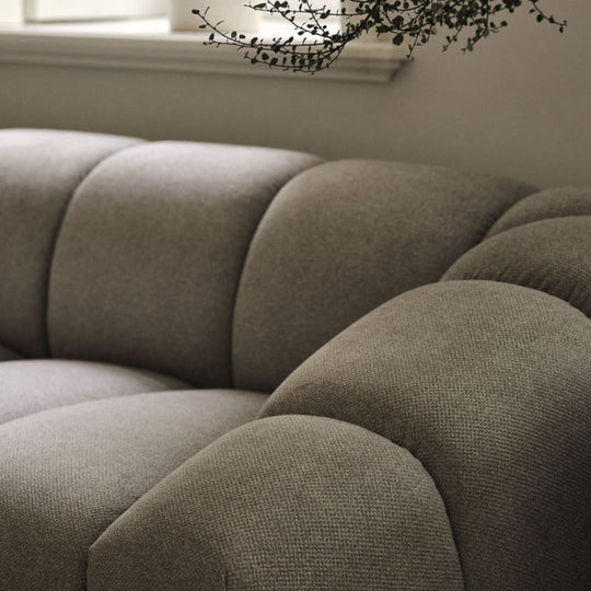 Canapé MICADONI Diana 2 places en velours structuré beige foncé