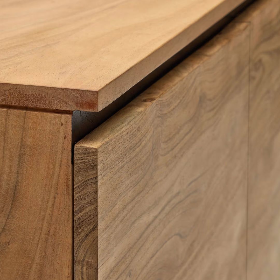 Buffet Kave Home Uxue en bois d'acacia finition naturelle 150 x 88 cm
