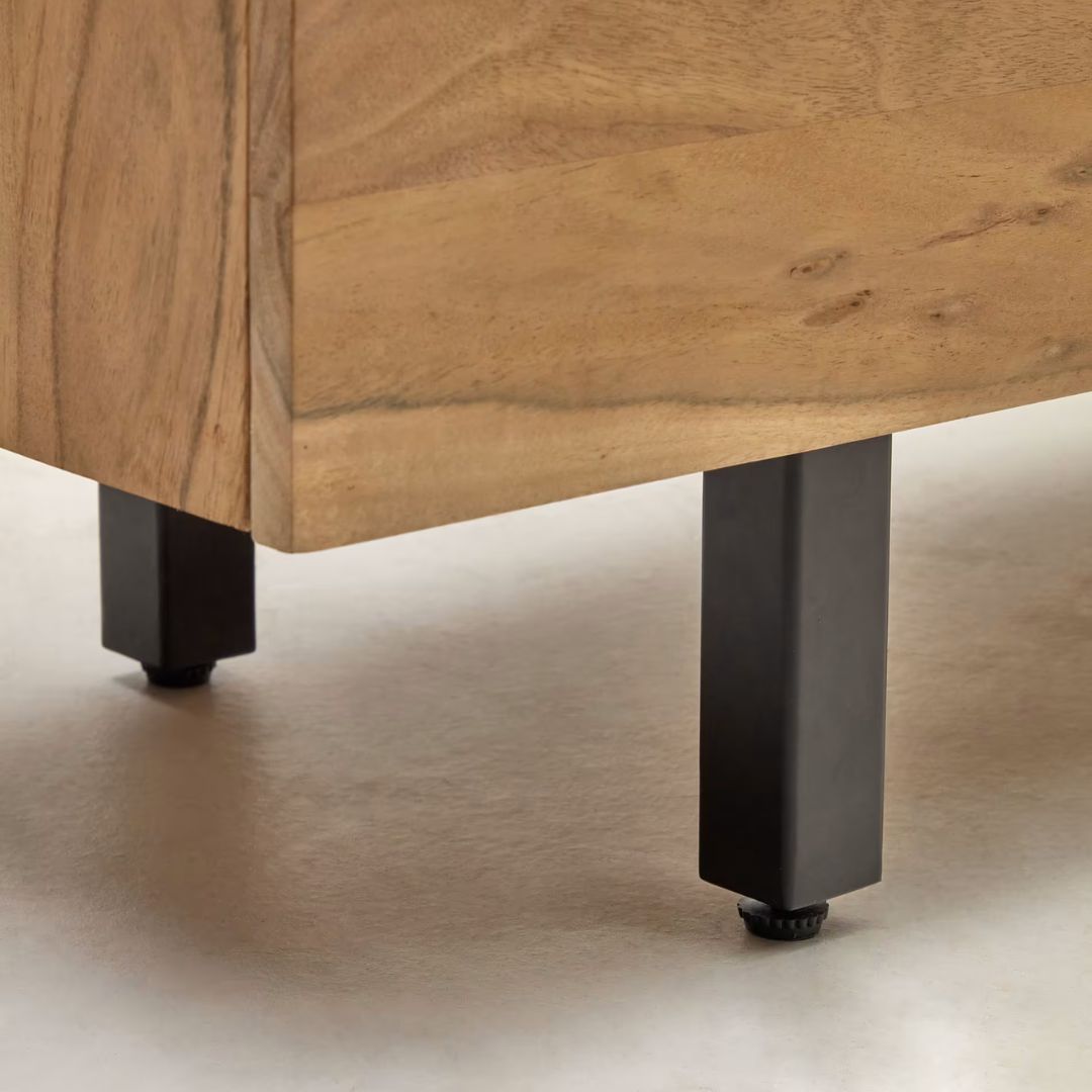 Buffet Kave Home Uxue en bois d'acacia finition naturelle 150 x 88 cm