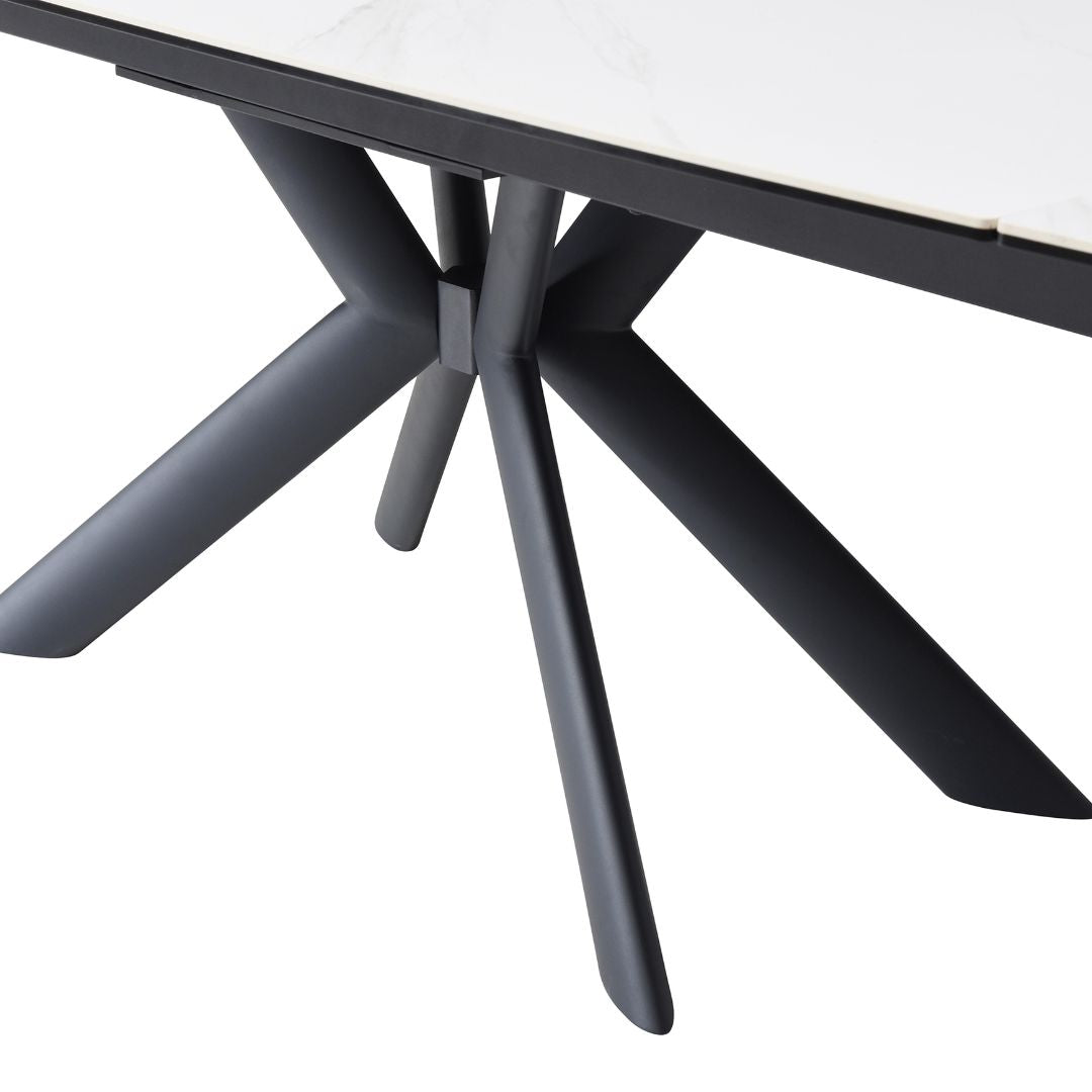Table à manger Vente Unique extensible 6 à 10 personnes en céramique, verre trempé et métal - Effet marbre blanc et Noir - LIOMINA de Maison Céphy