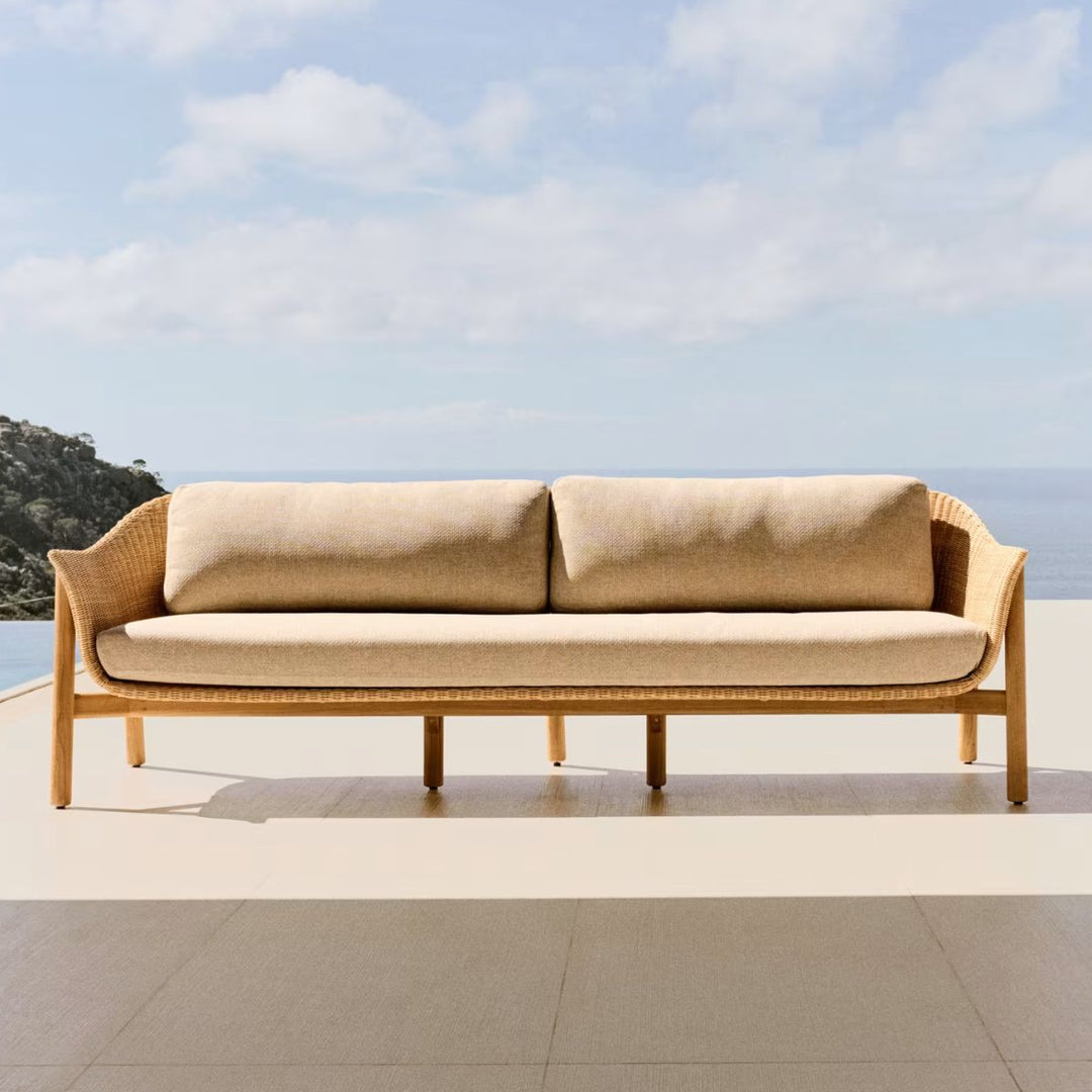 Canapé Galea Kave Home 3 places en bois de teck et rotin synthétique 223 cm FSC 100 %
