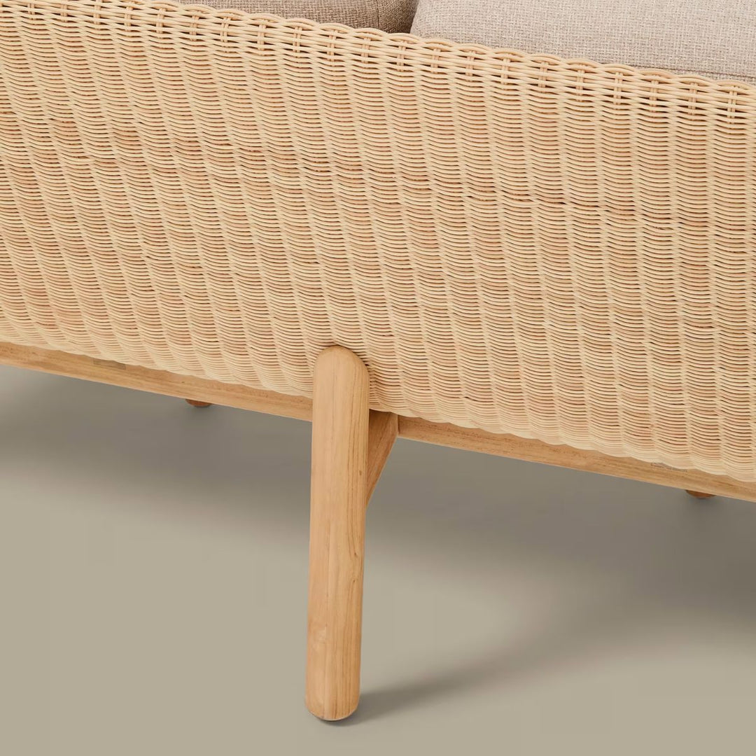 Canapé Galea Kave Home 3 places en bois de teck et rotin synthétique 223 cm FSC 100 %
