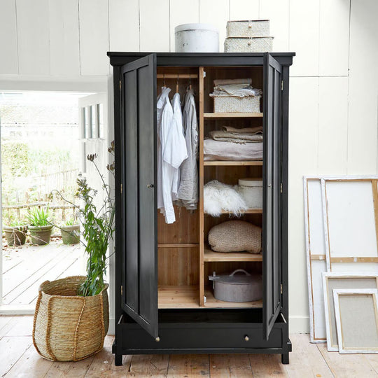 Armoire LOBERON Sirevol noir vieilli jamais utilisé