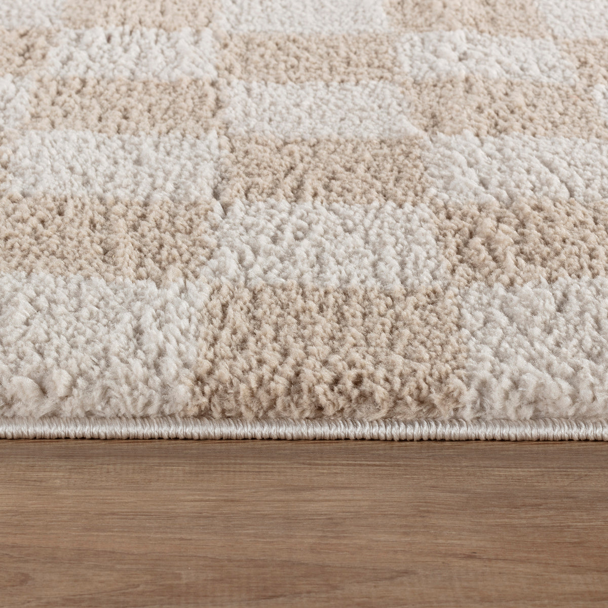 Tapis shaggy Surya Izaline lavable, damier en relief beige et écru, vue 7