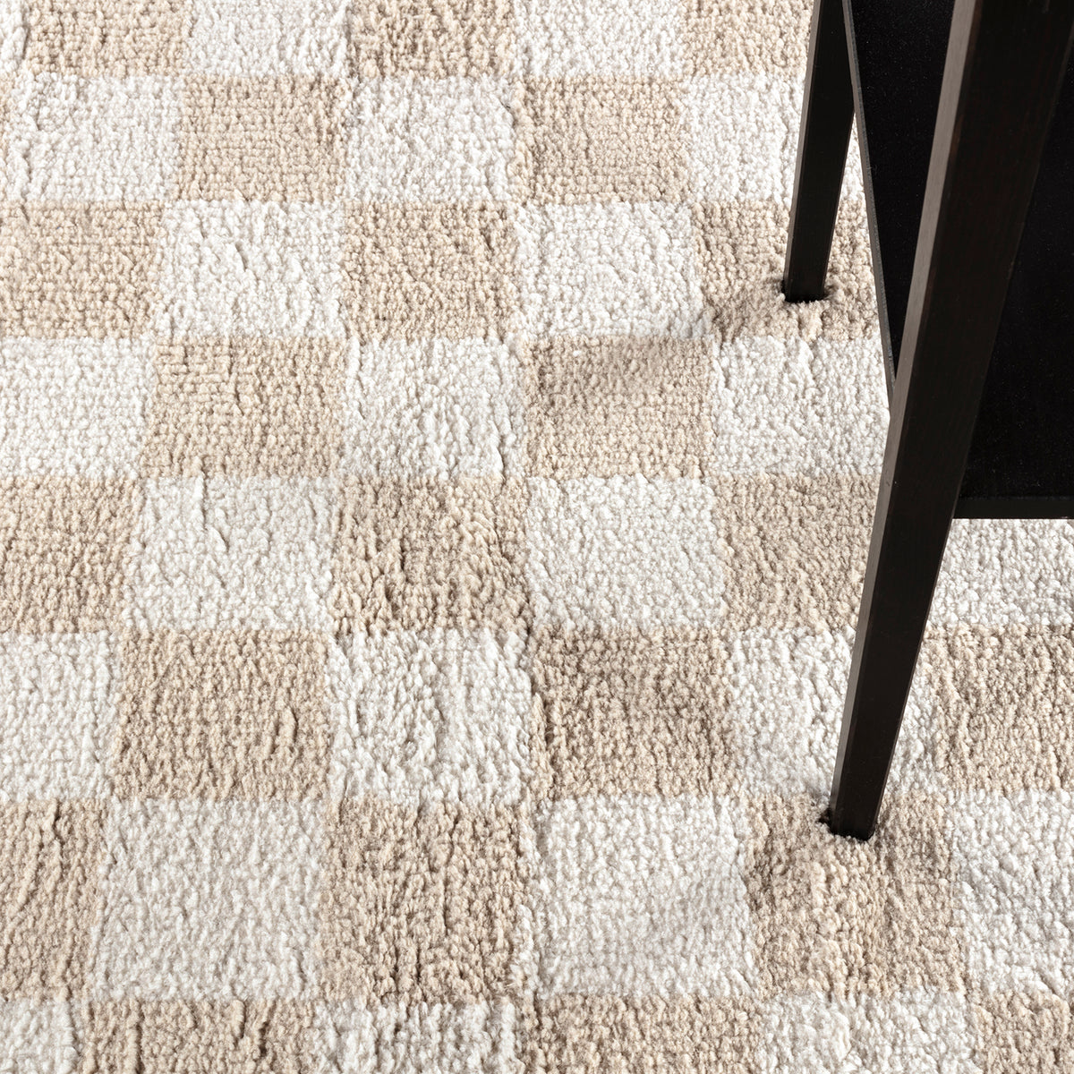 Tapis shaggy Surya Izaline lavable, damier en relief beige et écru, vue 8