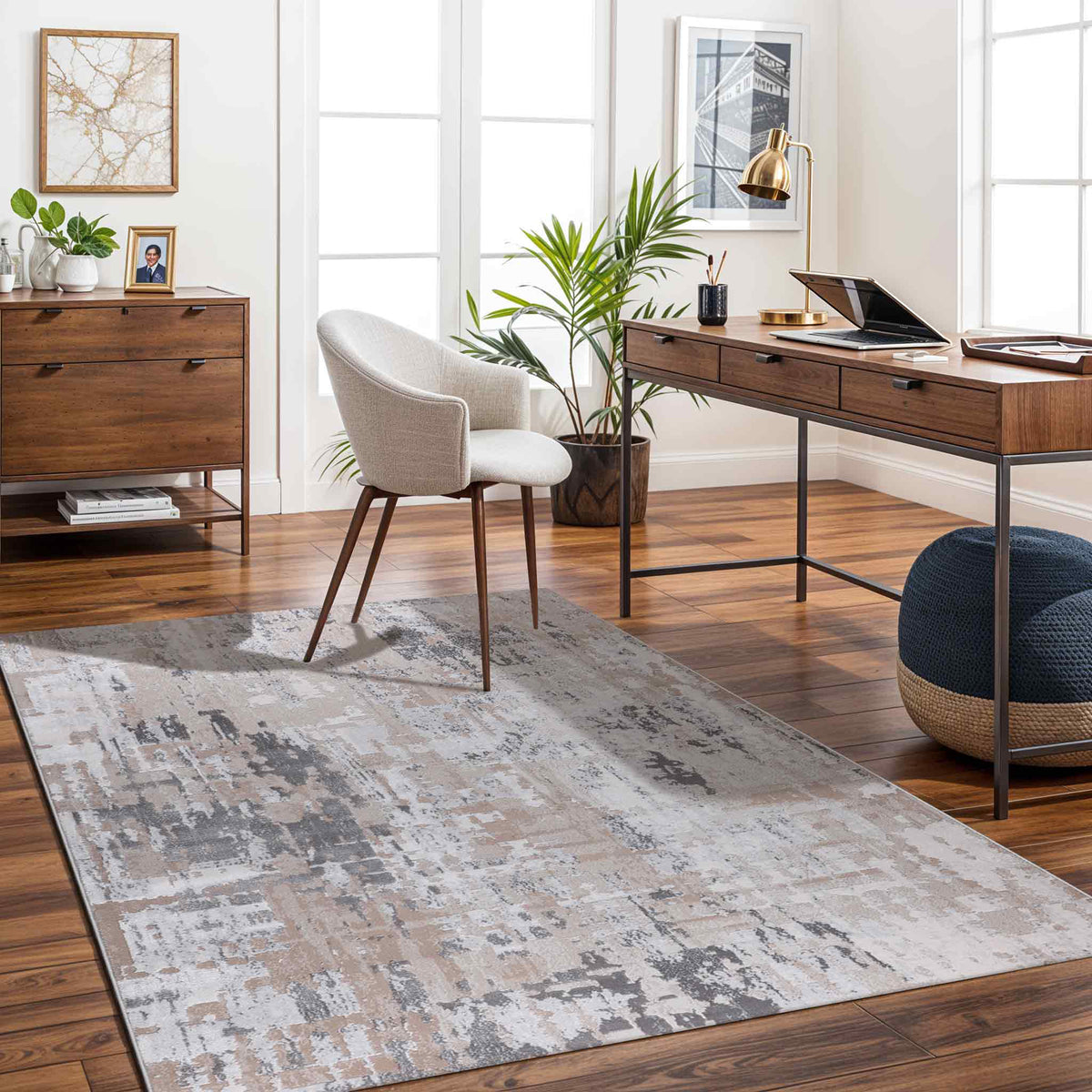 Tapis SURYA Noida moderne, motif abstrait effet usé beige, taupe et gris