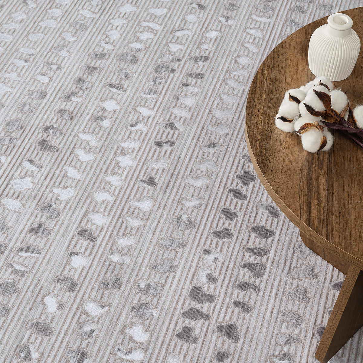 Tapis SURYA Rosemont scandinave, motif pois en relief gris et blanc, vue 9