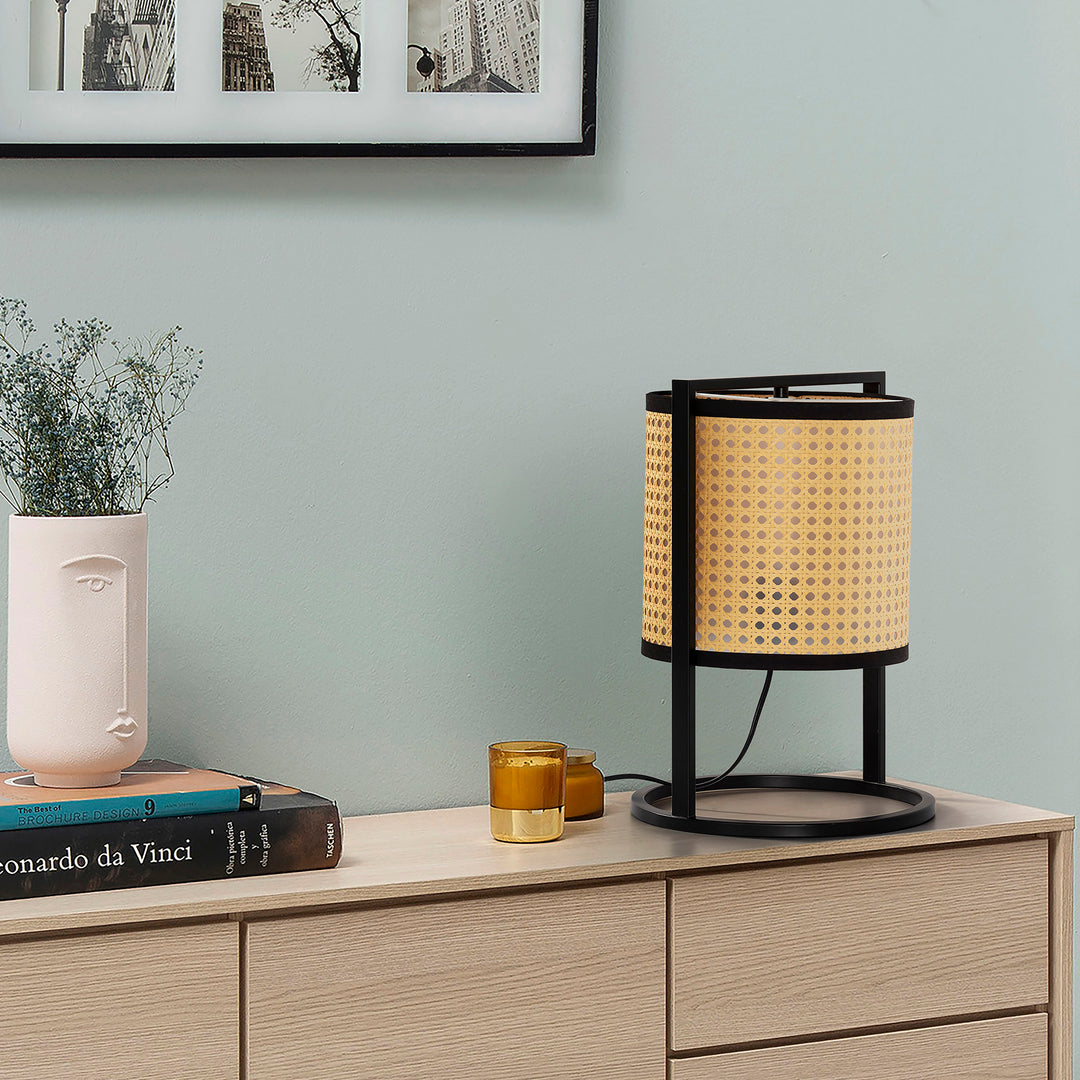 Lampe à poser en rotin synthétique