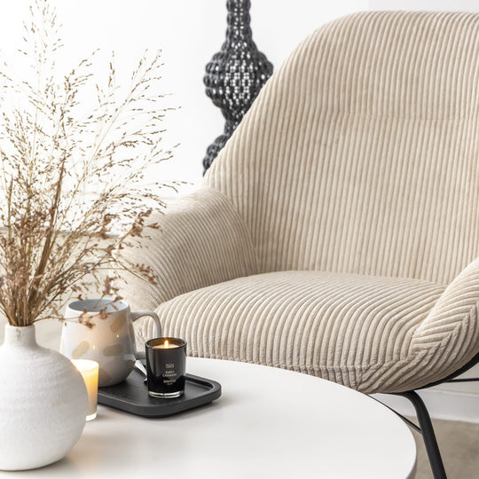 Fauteuil design en velours cotele beige