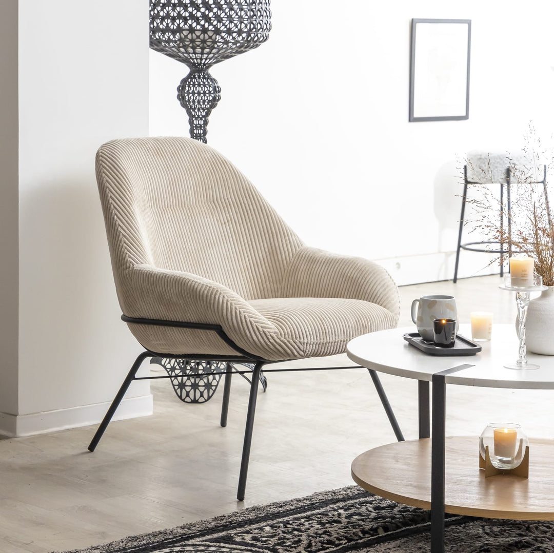 Fauteuil design en velours cotele beige