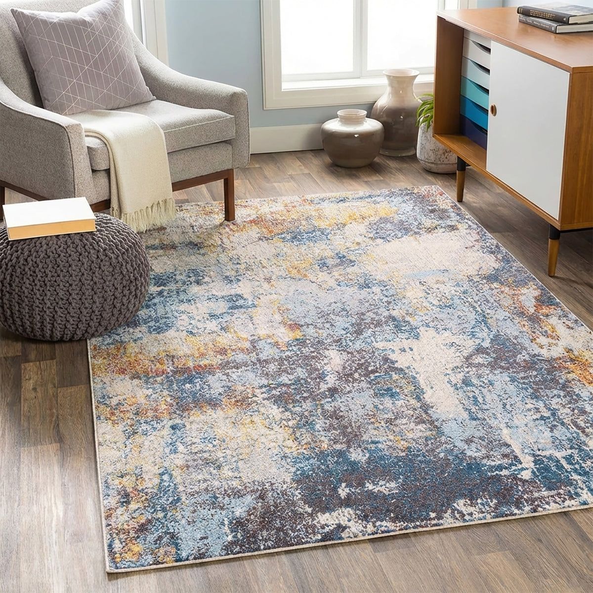 Tapis Surya Sarasota abstrait moderne, motif peint bleu, gris et blanc cassé, vue 10