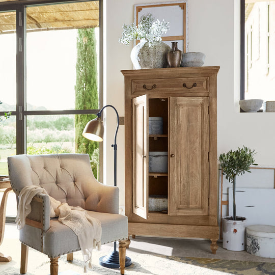 Armoire Loberon BORTONI marron avec pieds — photo produit