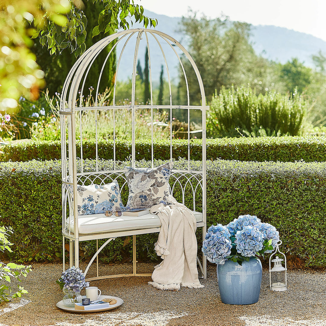 Banc en fer blanc vieilli LOBERON Rivandelle — photo produit