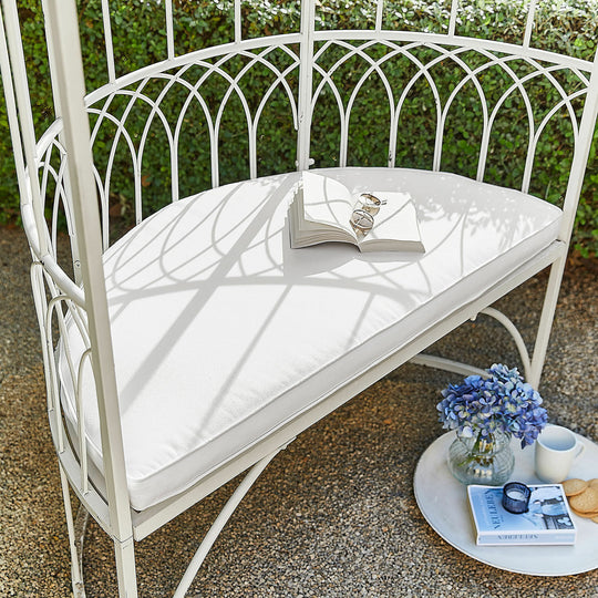 Banc LOBERON Rivandelle en forme de gloriette blanc vieilli — photo produit
