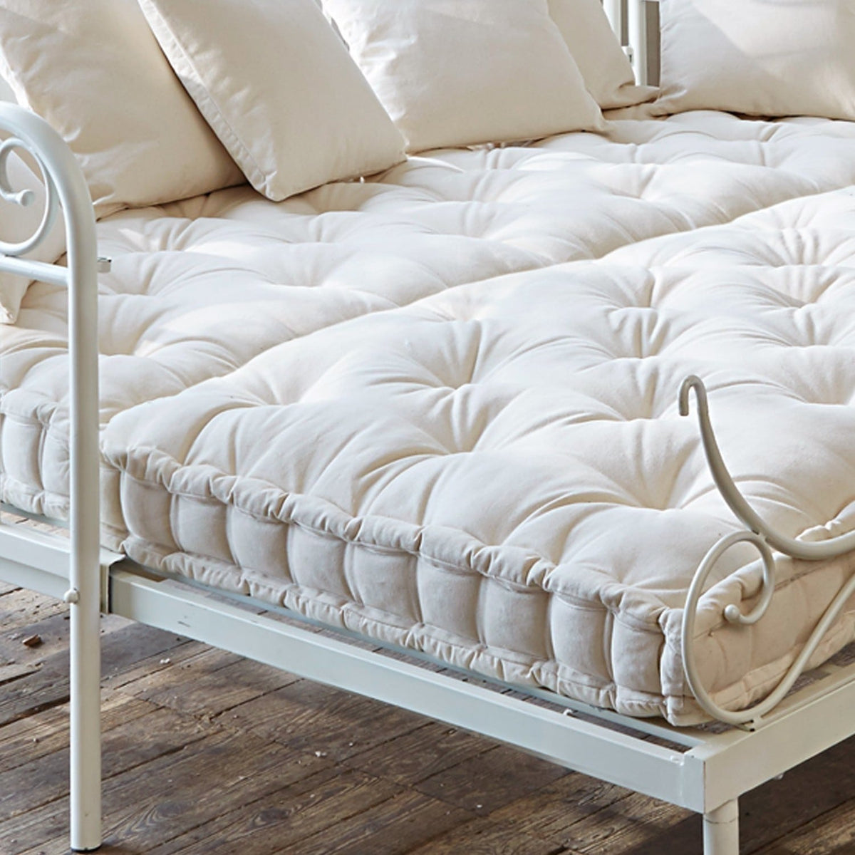 Banquette convertible LOBERON Maditha 2 places en fer blanc — photo produit