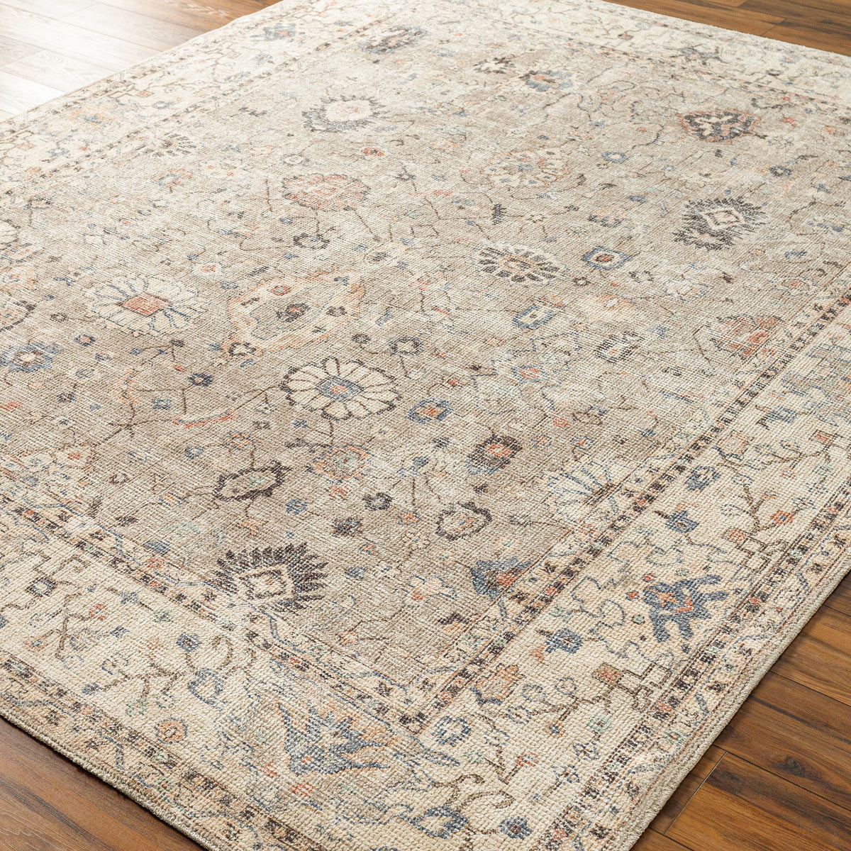 Tapis Surya x Becki Owens Davina vintage oriental, motif patiné beige et taupe, vue 6