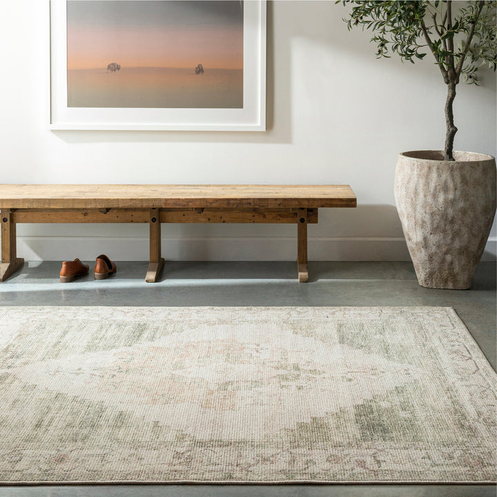 Tapis Surya x Becki Owens Luca vintage oriental vert sauge