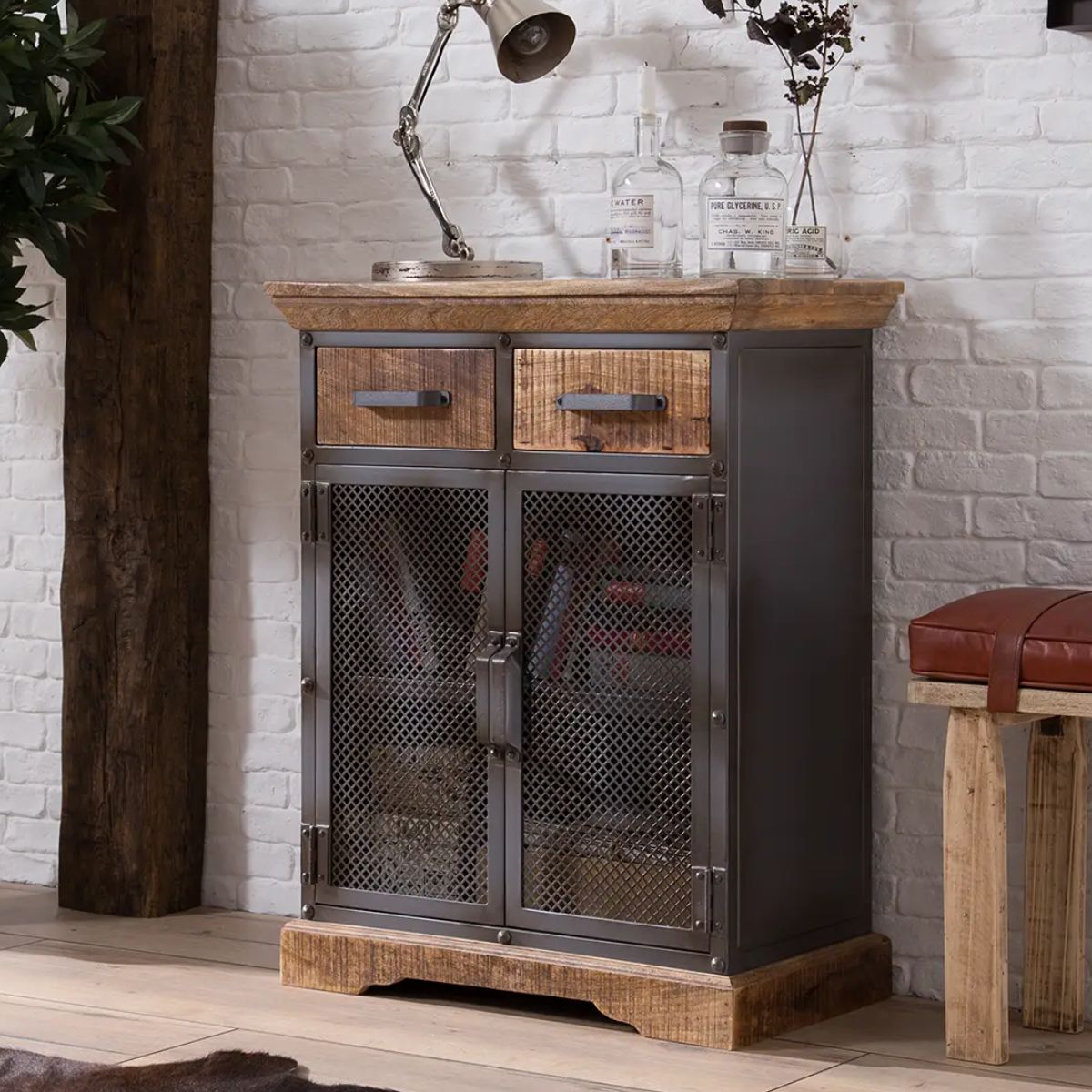 Buffet en metal et bois de manguier