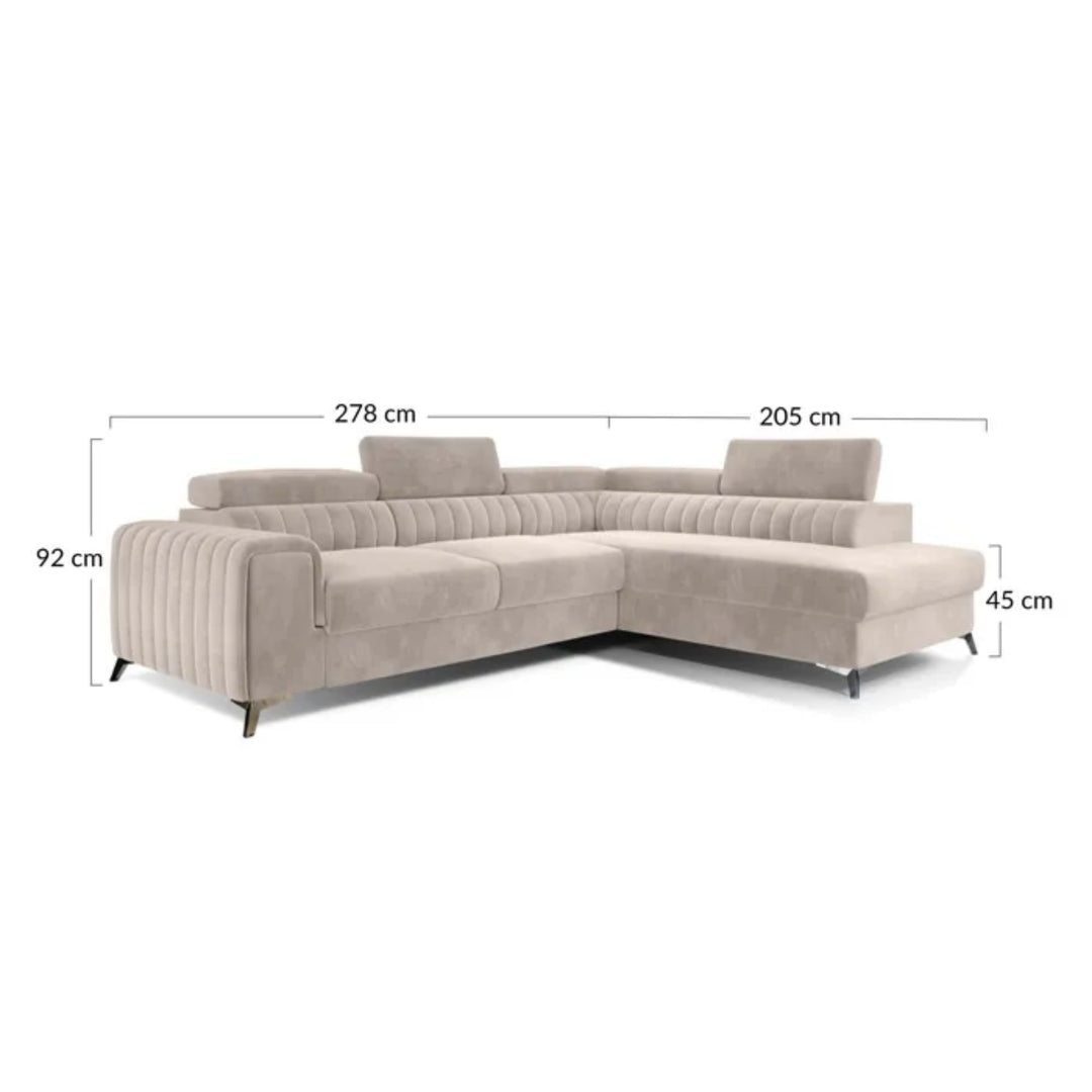 Canapé convertible d'angle droit LES TENDANCES Loza 5 places en velours gris avec appui-têtes réglables, coffre et pieds acier chromé