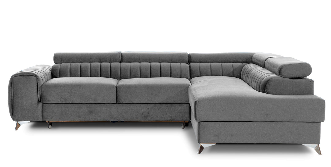 Canapé convertible d'angle droit LES TENDANCES Loza 5 places en velours gris avec appui-têtes réglables, coffre et pieds acier chromé