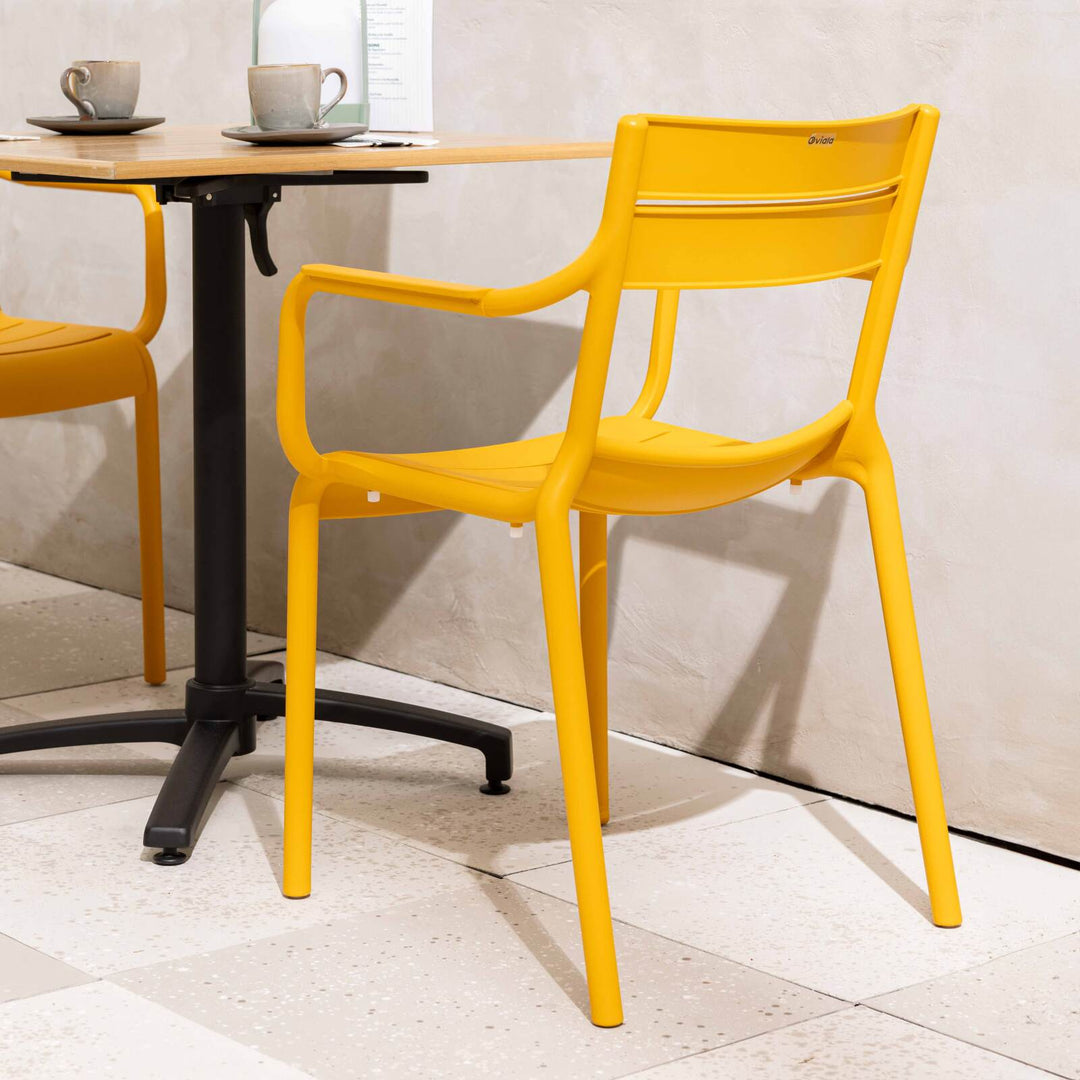 Lot de 4 chaises de jardin en plastique avec accoudoirs Jaune Moutarde PANAME