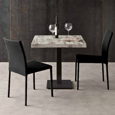 Lot de 4 Chaises LES TENDANCES Jazon en faux cuir noir