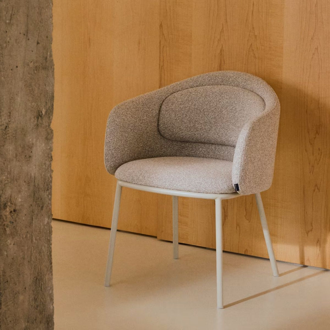 Lot de 4 chaises Idaira en tissu chenille épais et pieds en acier beige Kave Home