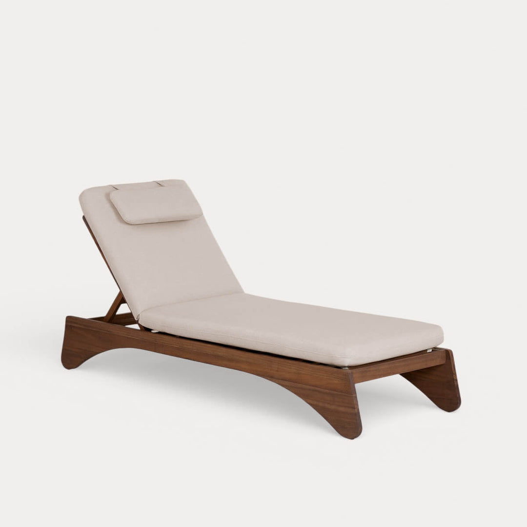 Bain de soleil inclinable Lorent en bois d’acacia et tissu The Masie